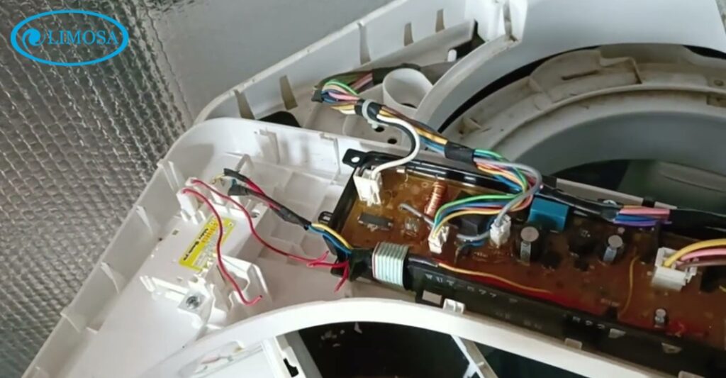 Máy giặt Toshiba báo lỗi E33: Nguyên nhân và cách khắc phục Board mạch điều khiển hoặc cảm biến bị lỗi