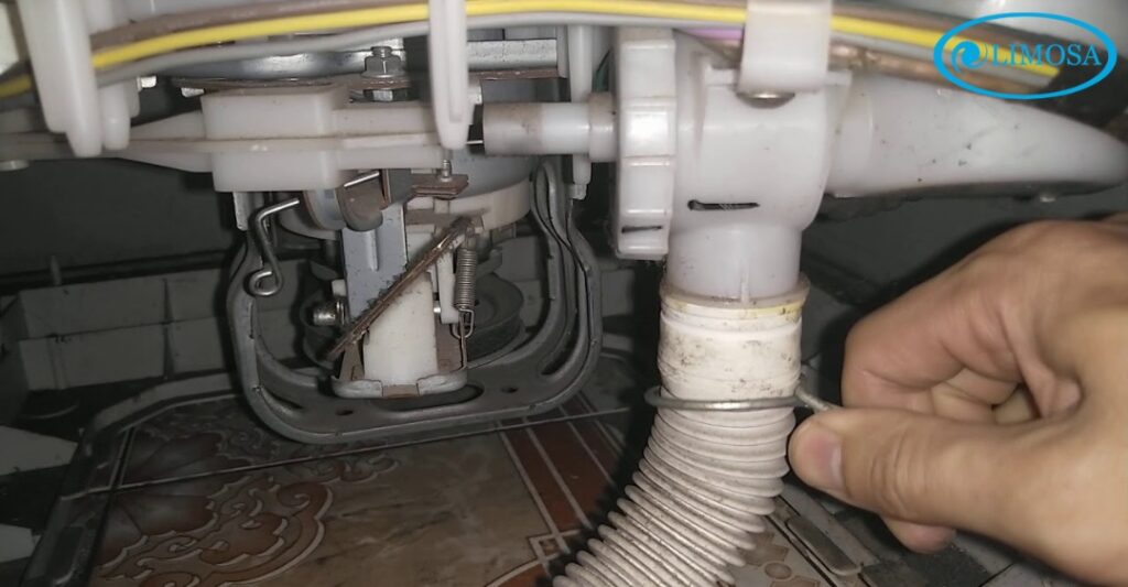 Cách Sửa Lỗi EB Máy Giặt Toshiba Nhanh Chóng và Hiệu Quả Motor xả bị hư hỏng hoặc đứt dây